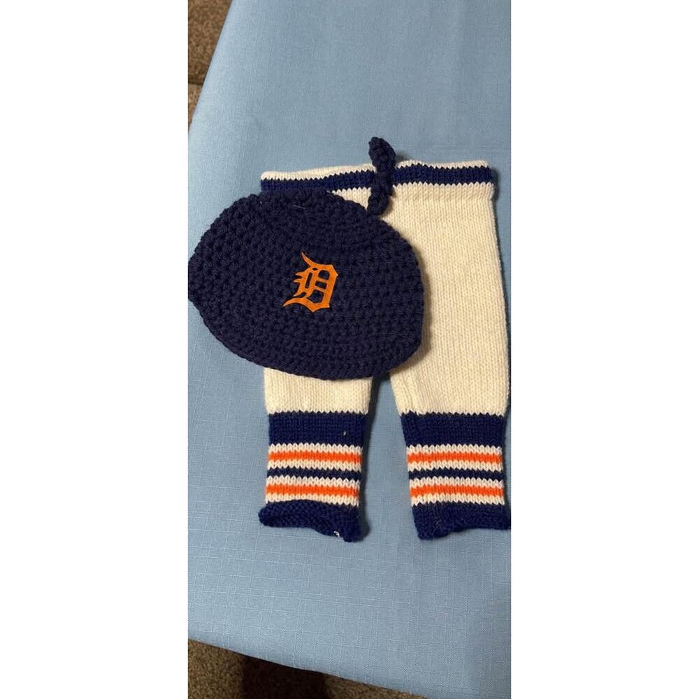 Detroit Tigers. Infant Picture staging outfit. PPU Fenton. Shipping available